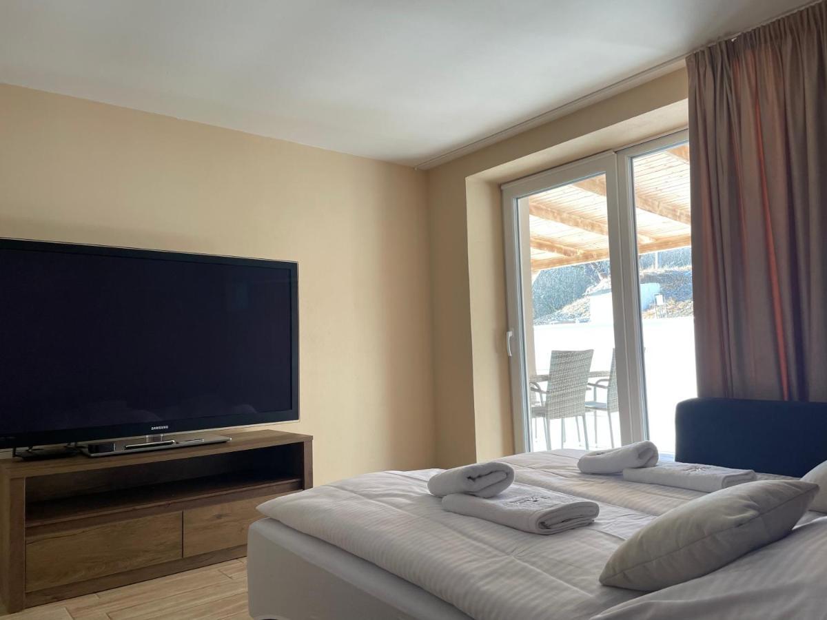 Závažná Poruba Totina Apartments מראה חיצוני תמונה